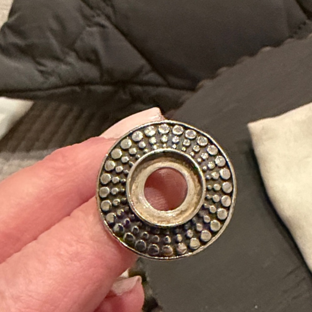 Kameleon ring for charms